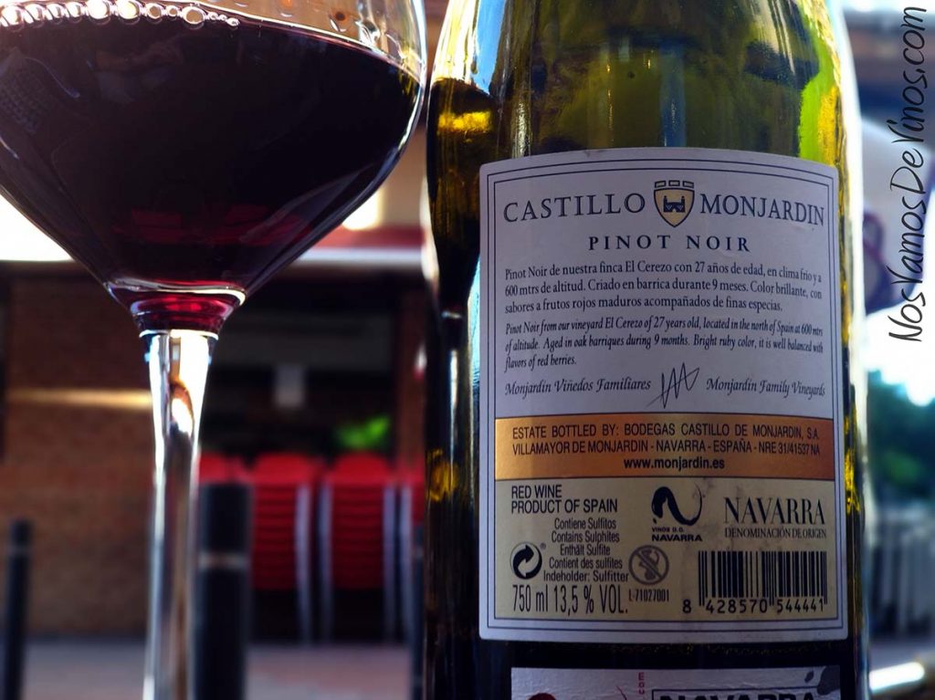 Castillo Monjardín Pinot Noir El Cerezo 2016 Trasera