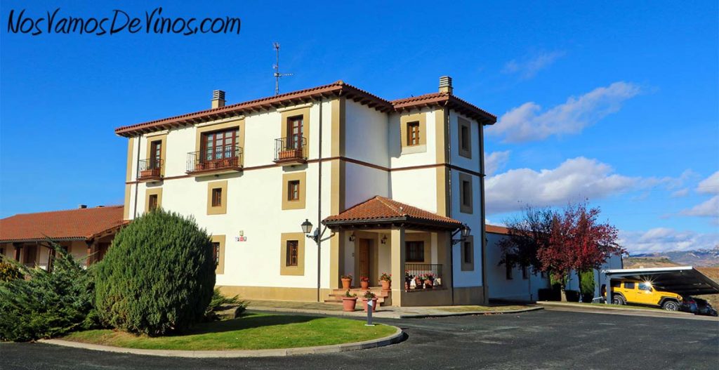 Bodegas Santalba. Fachada principal