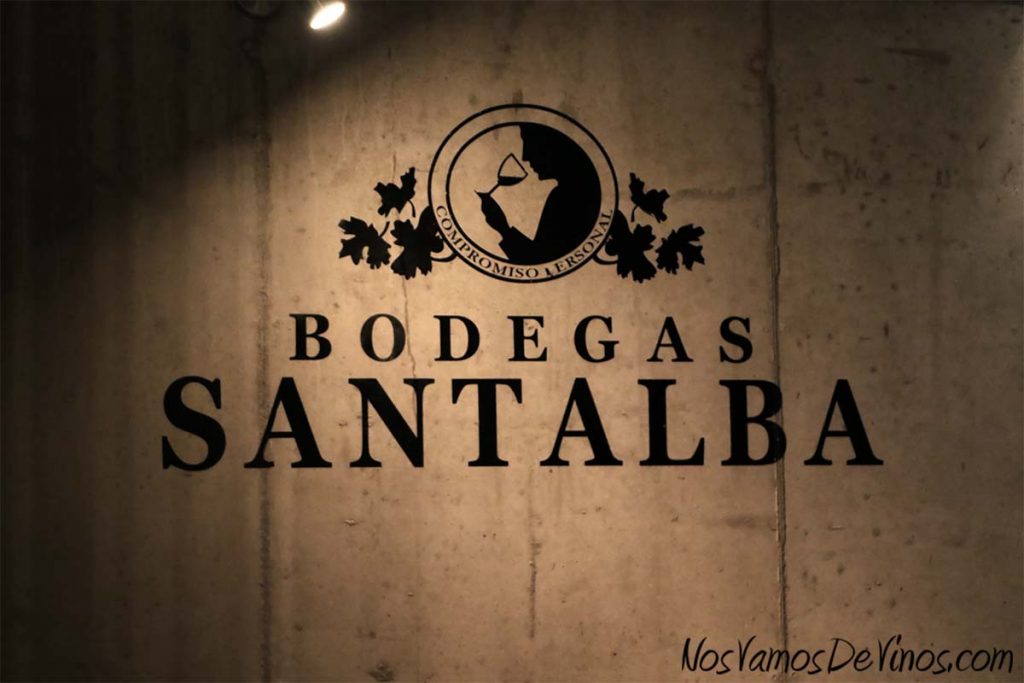 Bodegas Santalba. Muro de hormigón de la sala de crianza, soterrada
