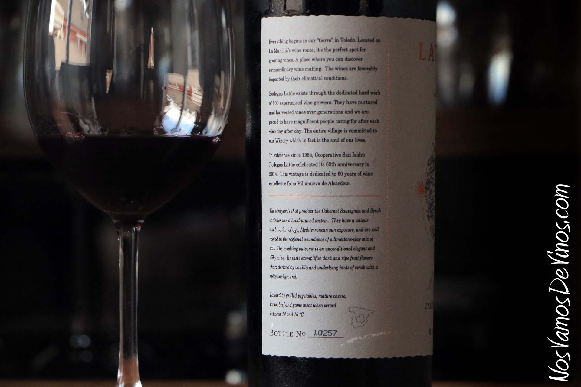Latierra by Latúe Cabernet Sauvignon Syrah Barrica 2014 Lateral de etiqueta 1