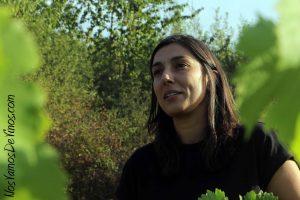 Olga Verde en el viñedo de Otero de Toral