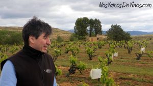 Finca La Emperatriz. Eduardo Hernáiz en viña Guardacumbres, en Cuzcurrita del Río Tirón
