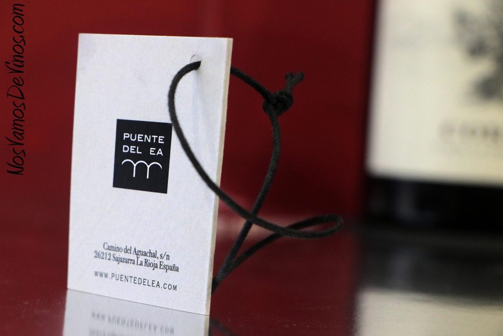 Coraz Finca La Esclavitud 2019. Díptico en el cuello de la botella