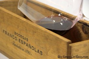 Pálpito Garnacha 2022. Rioja. Bodegas Franco-Españolas. Caja de madera y copa