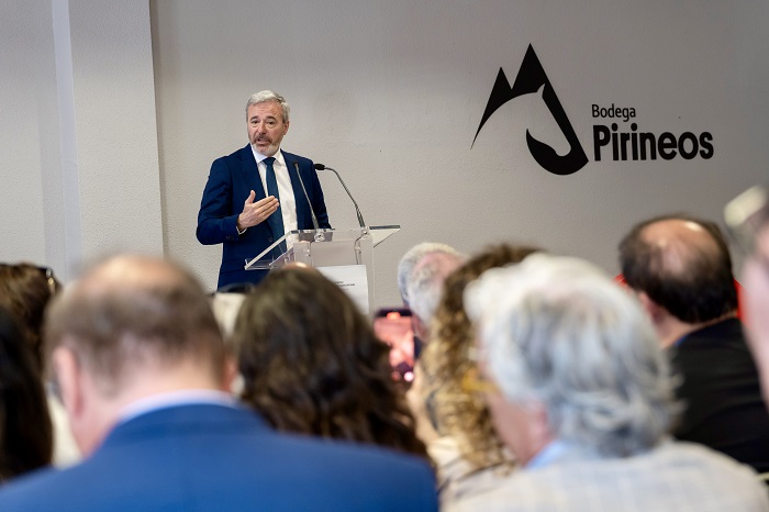 El Presidente de la DOP Somontano exponía la importancia del vino en el desarrollo del territorio. Foto de Fabián Simón