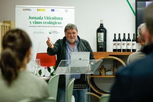 Juan Carlos Sancha durante su intervención en la Jornada Viticultura y vinos ecológicos.