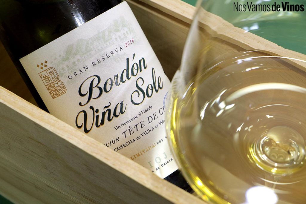 Bordón Viña Sole Gran Reserva 2018. Detalle etiqueta y copa.
