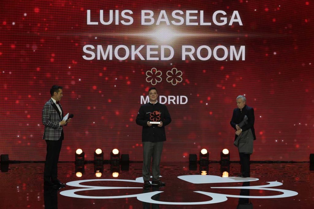 Luis Baselga, sumiller de Smoked Room, recibe el Sommelier Award 2026 de la Guía Michelin