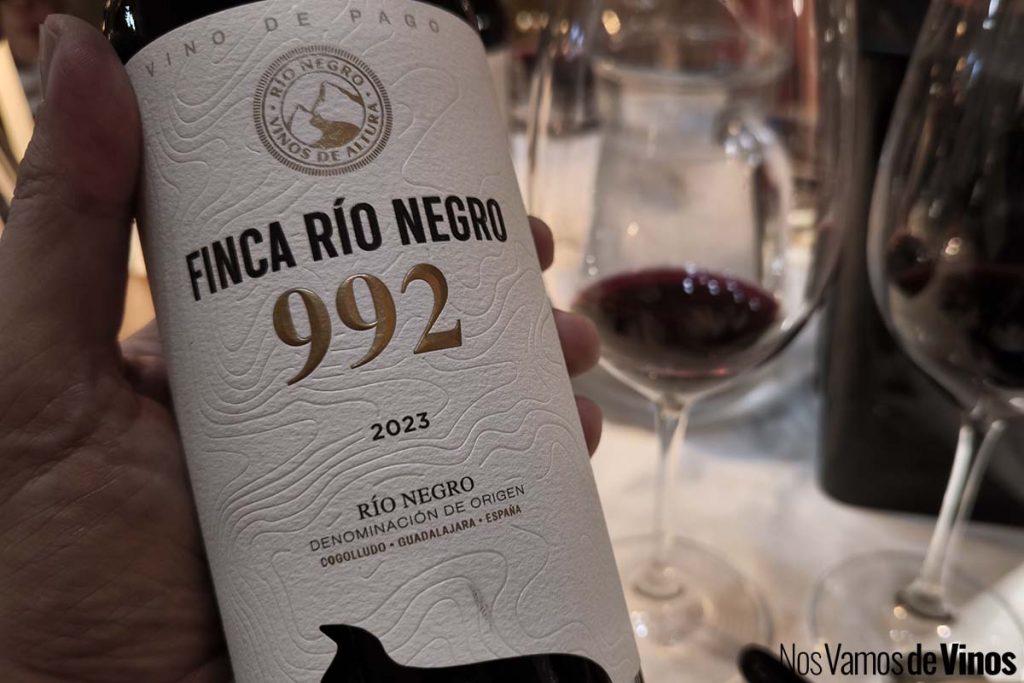 Viajamos al futuro con Finca Río Negro a través de los vinos que son… y de los que serán. 992