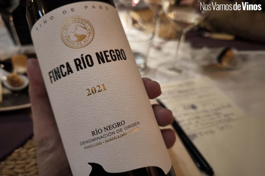 Viajamos al futuro con Finca Río Negro a través de los vinos que son… y de los que serán.