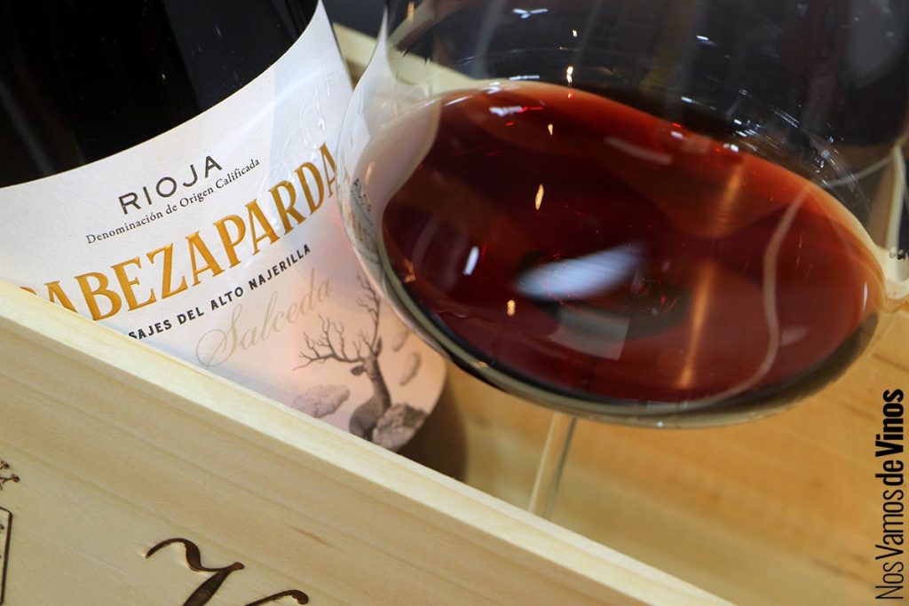 Cabezaparda 2023. Botella, copa y caja.