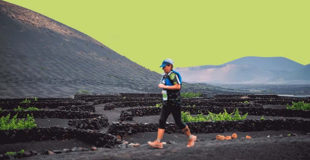 Wine Run Lanzarote 2026: 23 km entre volcanes y viñedos que acaban con una copa de Malvasía