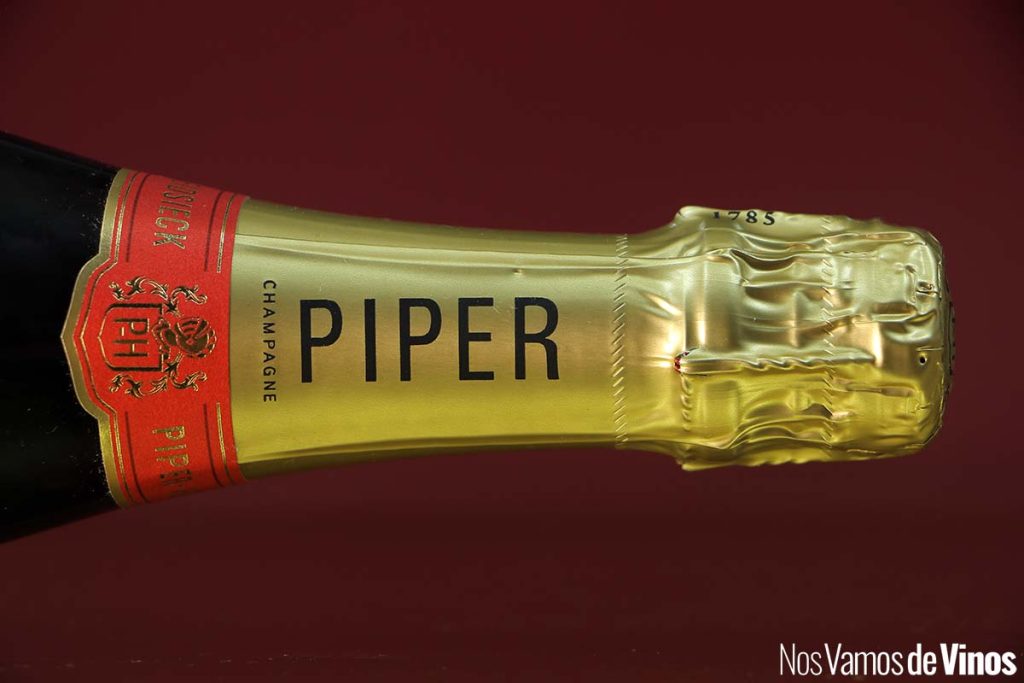 Piper Heidsieck Essentiel Extra Brut: Menos dosage y más terruño. Contraetiqueta. Cápsula