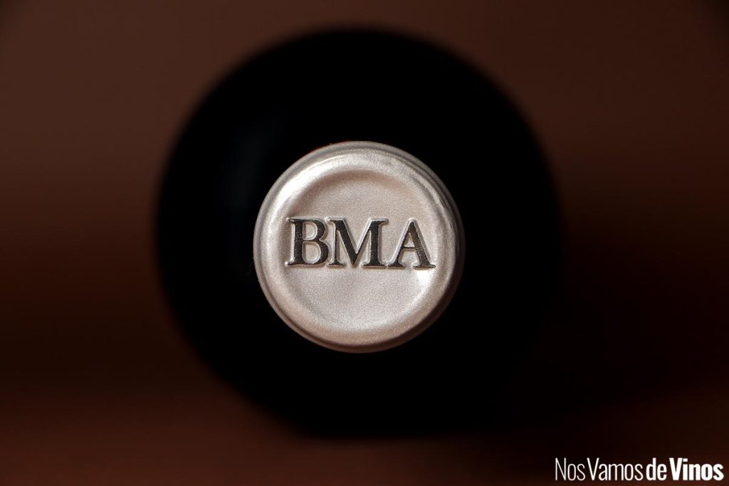 BMA Etiqueta Blanca 2022. Frontal de la cápsula.
