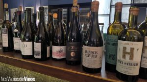 Presentación de la asociación Menudas Bodegas. Algunas de las botellas que se pudieron catar durante el salón.