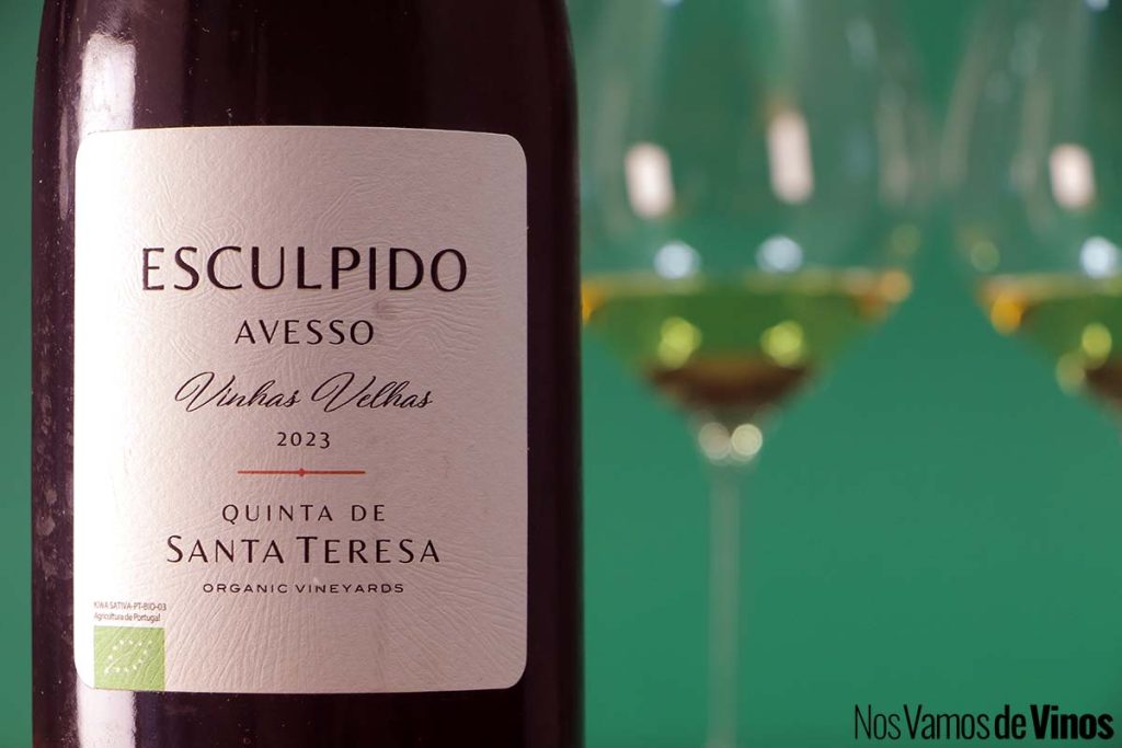 Esculpido Avesso Vinhas Velhas 2023. Etiqueta