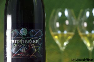 Taittinger Brut Réserve FIFA World Cup 2026 Edition: La “alquimia” de 40 cosechas en la copa del mundo. Detalle de la etiqueta