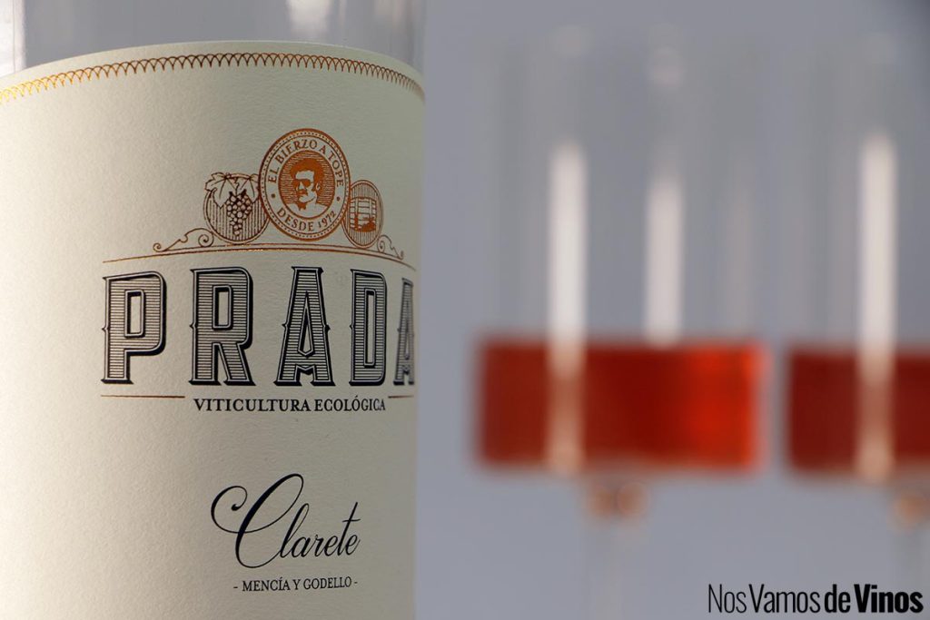 Prada Clarete 2025. Detalle de la etiqueta.