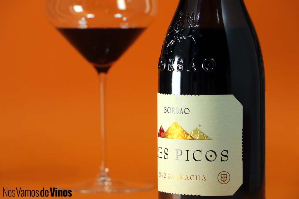 Borsao Tres Picos 2022: Veinticinco años reivindicando la Garnacha que nace a los pies del Moncayo. Detalle de la etiqueta