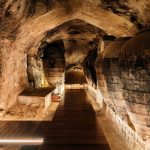 Enoturismo en Requena: Murviedro abre las cuevas que guardan bajo el casco antiguo la historia del vino