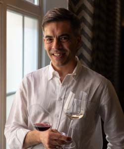 Siete nuevos Masters of Wine cierran la “añada” 2026, con los primeros títulos para Portugal y Hungría. Tiago Macena MW. Foto: IMW.